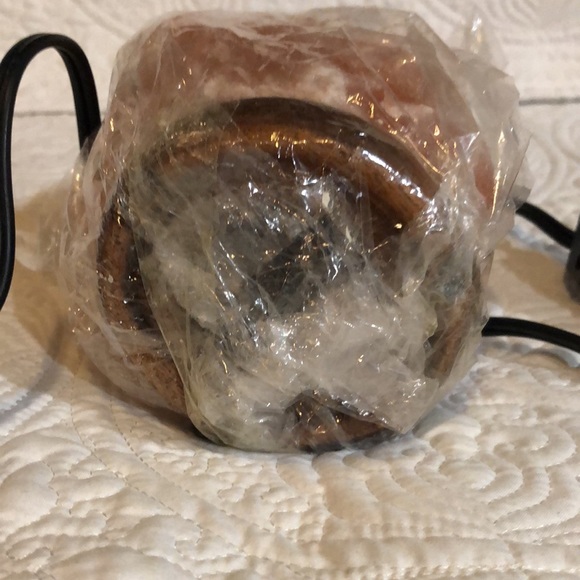 Himalayan Rock Salt Lamp - Picture 7 of 13